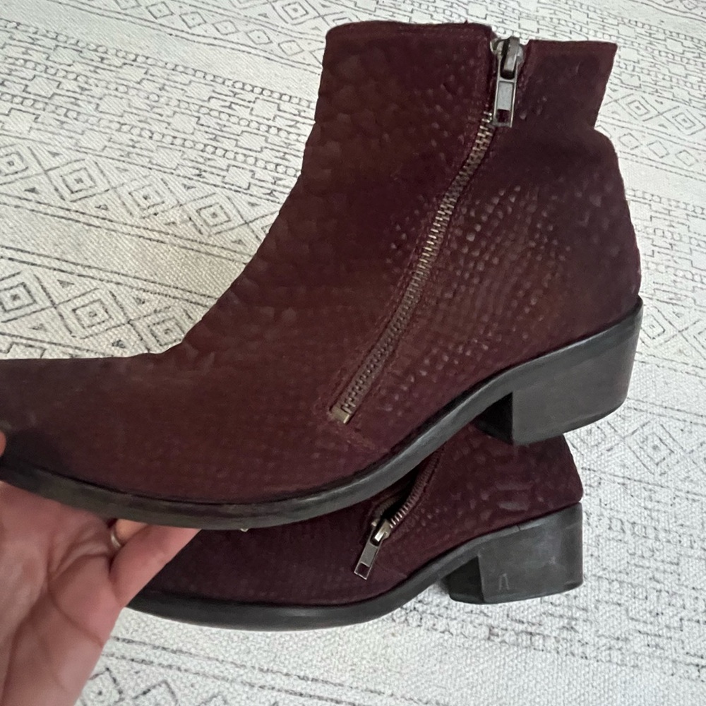 Free People Short Boots , Made in Portugal RARE Sz9